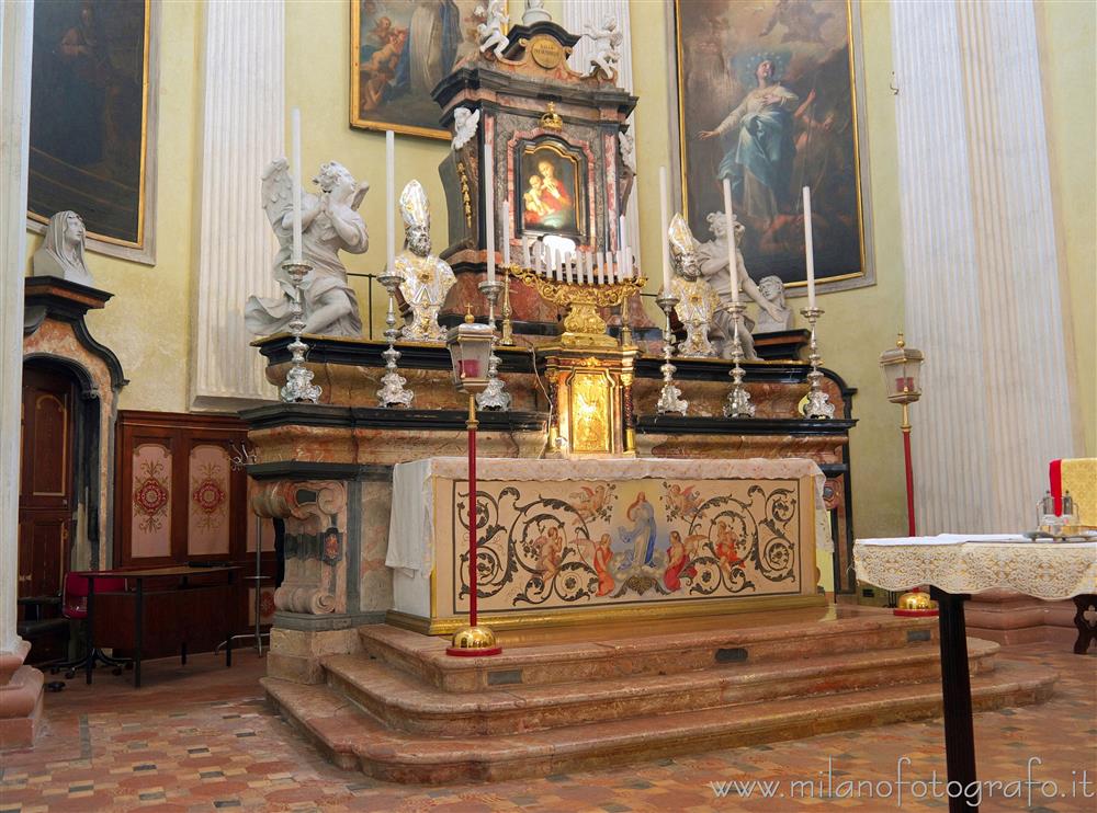 Milano - Altare maggiore della Chiesa di Santa Maria della Sanità